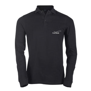 Črna ekskluzivna moška polo majica PLATINUM z dolgimi rokavi, ovratnikom in gumbi, z majhnim belim logotipom z zvezdami na levi strani-tvoja nagrada za zvestobo za udoben in eleganten videz ter brezčasno kakovost.